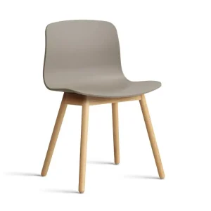 Židle AAC 12 Lacquered Solid Oak, khaki Aktuální