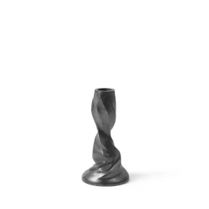 Svícen Gale Small, blackened aluminium Pouze Dnes
