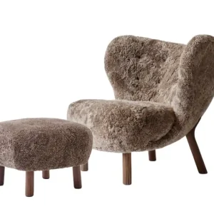 Oblíbený Křeslo Little Petra VB1 a pouf ATD1, walnut/sheepskin Sahara