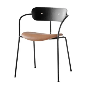 Židle Pavilion AV4, black lacquered oak / cognac Zlevněný