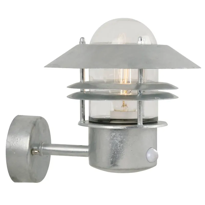 Cenový Hit Nordlux Blokhus Up Sensor, venkovní nástěnné svítidlo v severském designu se senzorem, 1xE27 max 60W, galvanizované, výška 23cm, IP54