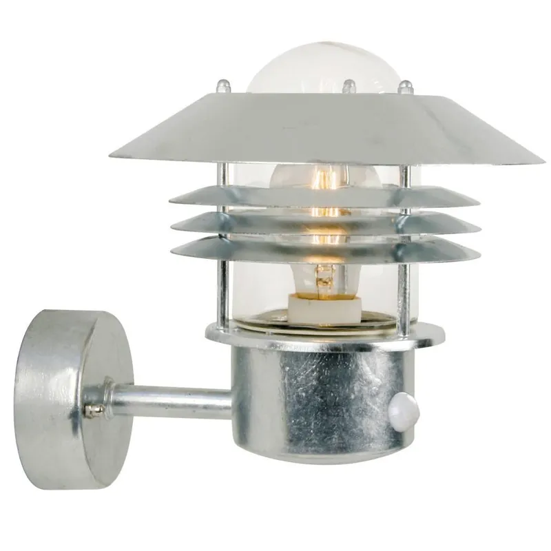 Časově Omezené Nordlux Vejers Sensor, venkovní nástěnné svítidlo, 1xE27 max 60W, kov, pokovená, IP54, výška 23cm
